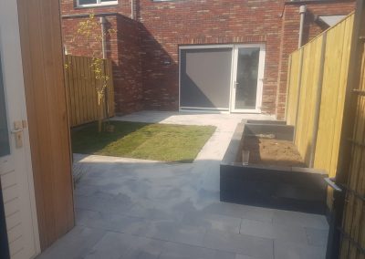 Tuinaanleg Amersfoort bestrating borders nieuwbouw