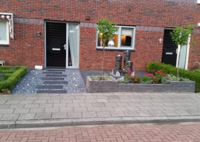 Aanleg onderhoudsarme voortuin Nunspeet