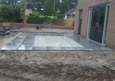 bestrating terras tegels achtertuin Nunspeet