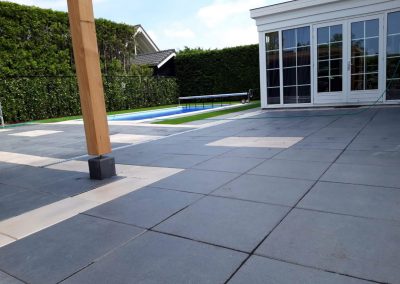 bestrating tegels zwembad achtertuin Amersfoort