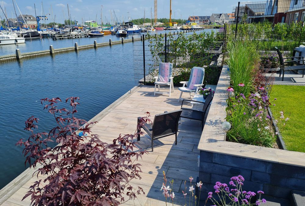 Complete aanleg voor en achtertuin Waterfront Harderwijk