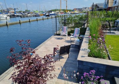 Complete aanleg voor en achtertuin Waterfront Harderwijk