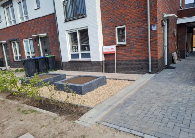 Bestraten voor- en achtertuin, dubbele oprit Nunspeet