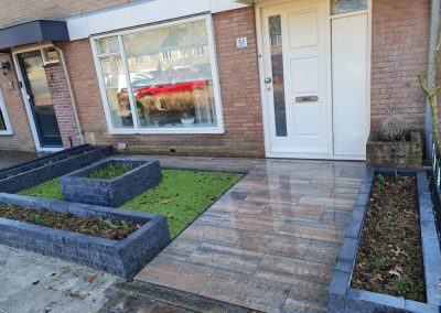 Bestrating voor en achter tuin Nunspeet
