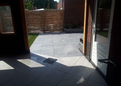 JBeelen bestratingen tuinaanleg sierbestrating achtertuin terras gras leggen Nunspeet